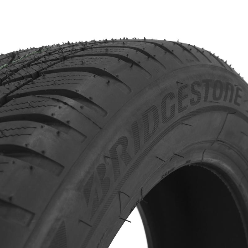Bridgestone  BLIZZAK LM001 225/40 R18