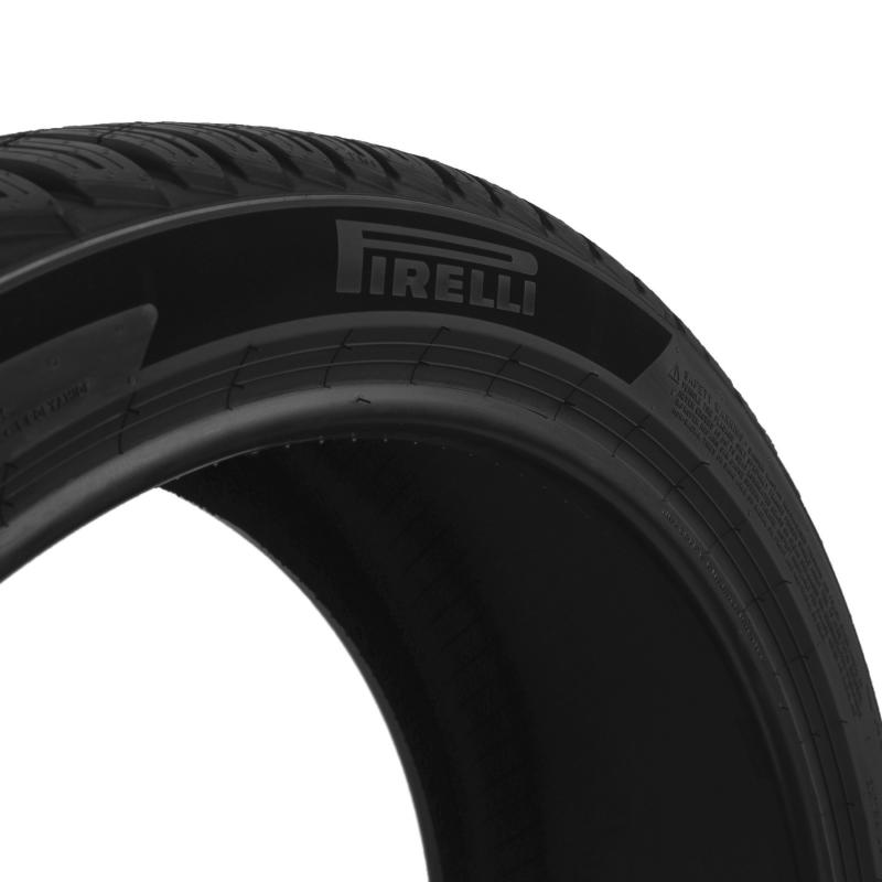 Pirelli  P ZERO WINTER 2 235/45 R18
