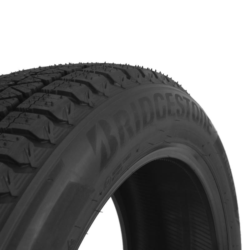 Bridgestone  BLIZZAK DM-V3 235/50 R20