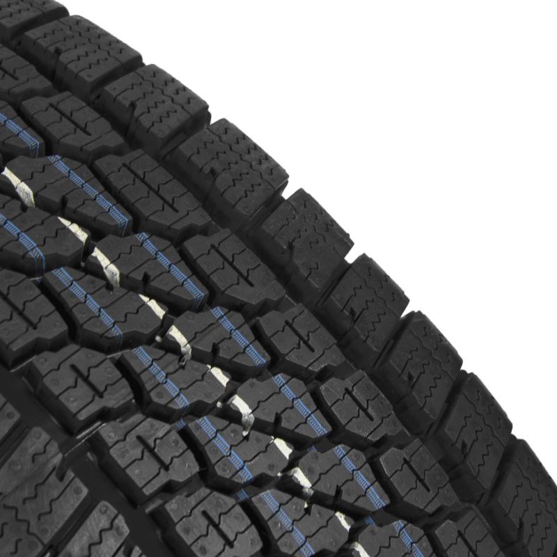 Firestone  VANHAWK 2 WINTER 215/70 R15